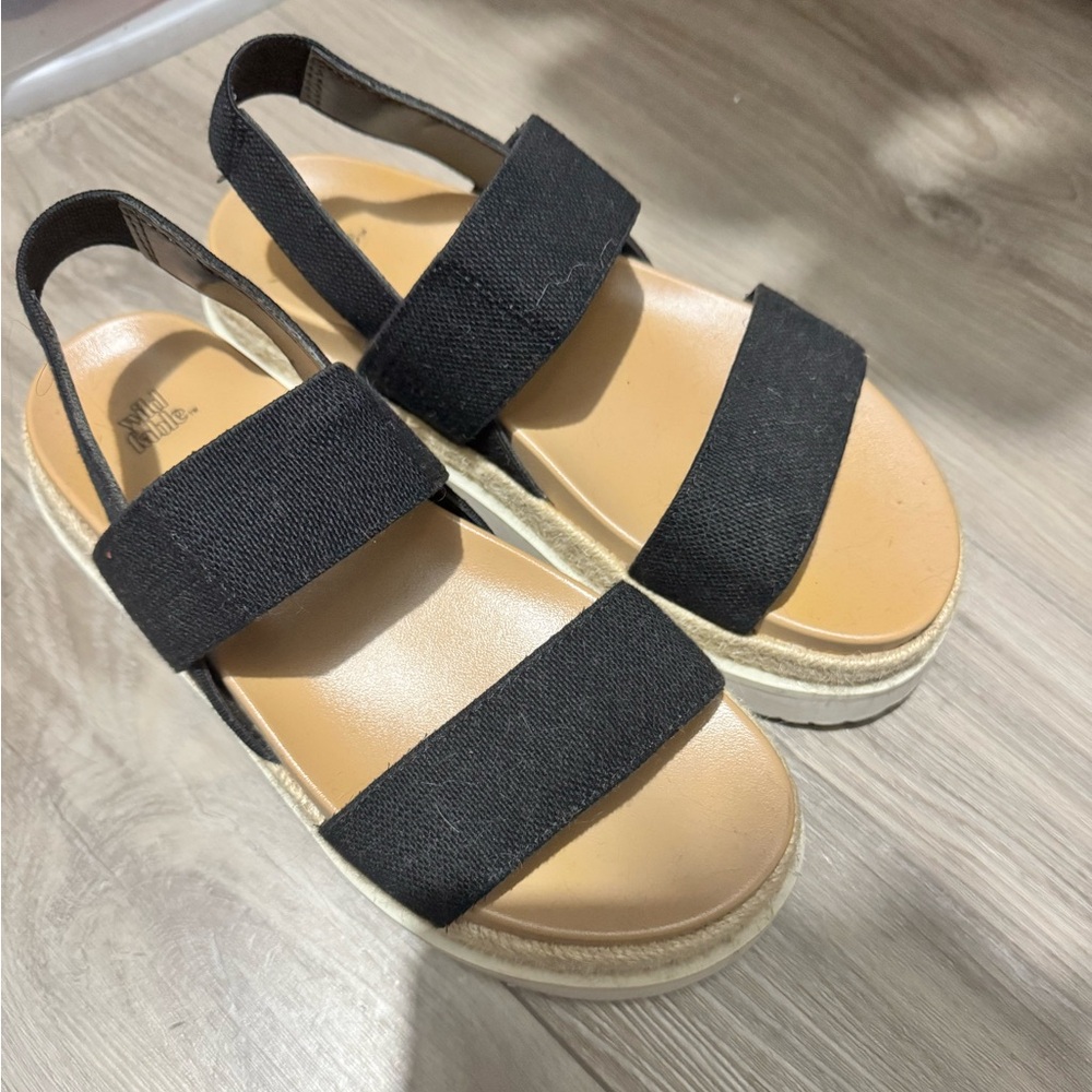 Sandals - Picture 2 of 3